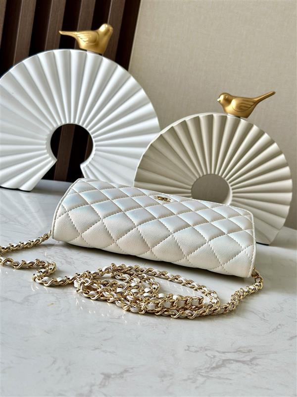 2026127215432825 570